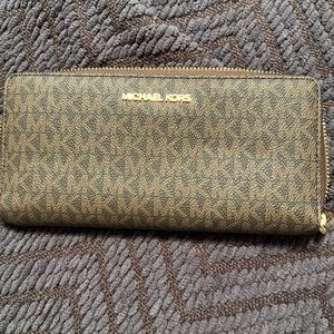 Michael Kors wallet